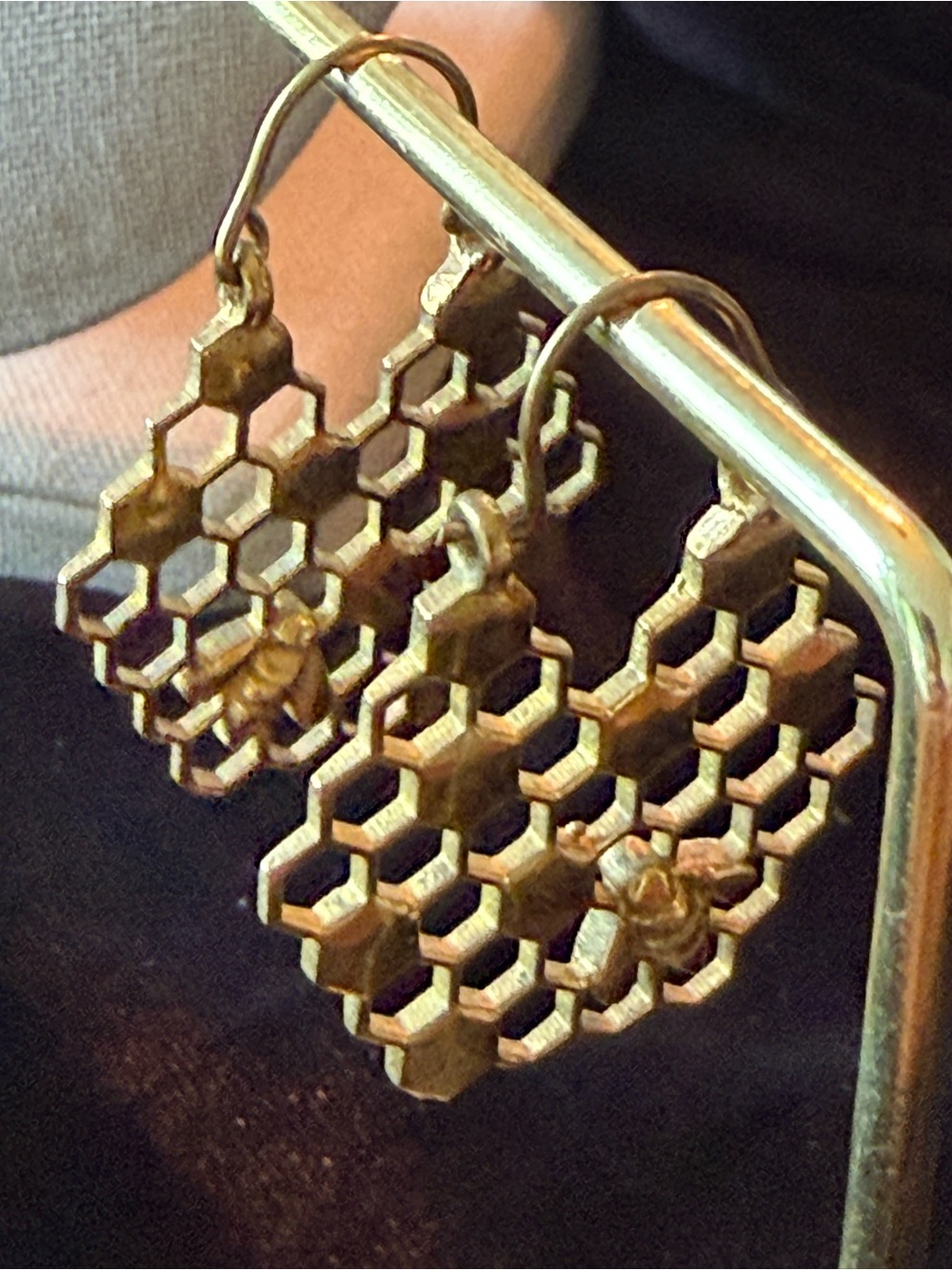 ๐Honeycomb ๐ฏ Bee ๐ Gold Drop Earrings - Picture 4 of 10